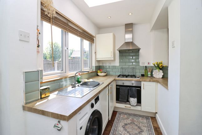 37, Clarkson Avenue, Chesterfield photo 4