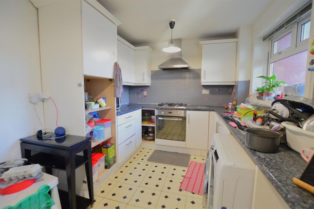 Flat to rent in Stratfield Road, Slough