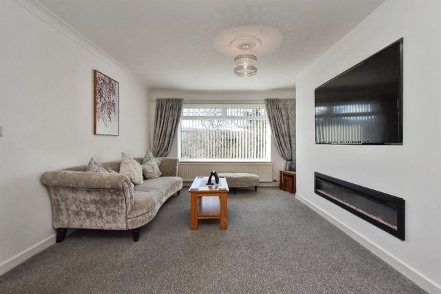 29, Lakeside Gardens, Merthyr Tydfil photo 4