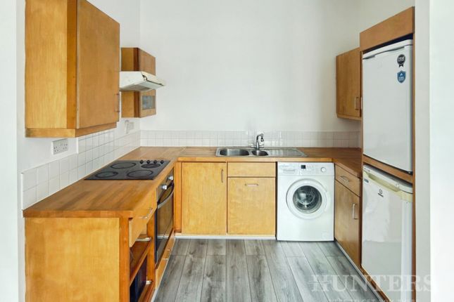 Flat 5, 3 Helios Road, Wallington photo 2