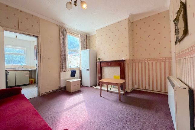 86, Hart Road, Wolverhampton photo 4