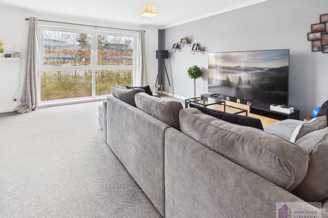 29, Eaglesham Court, Hairmyres, East Kilbride photo 2