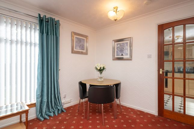 33, Ashiestiel Court, Cumbernauld photo 3