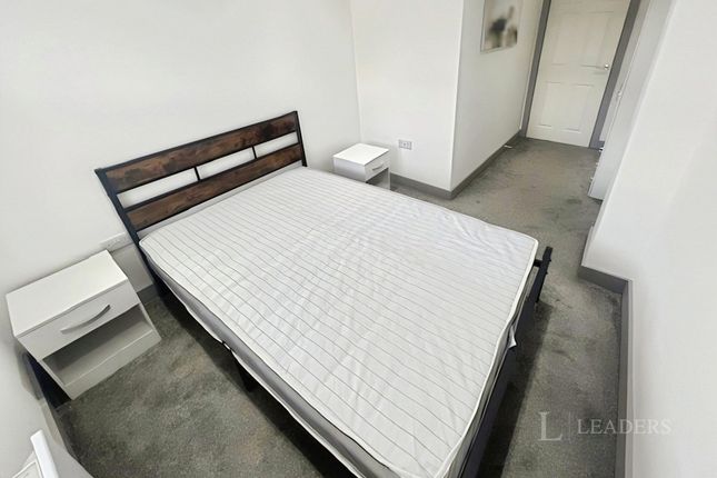 Flat 204, Grosvenor House, 2, Union Street, West Yorkshire photo 5