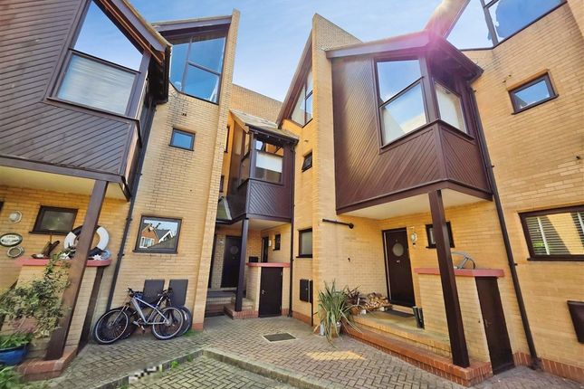 5-bed house on 6 Swan Quay, Bath Lane, FAREHAM, £300,000