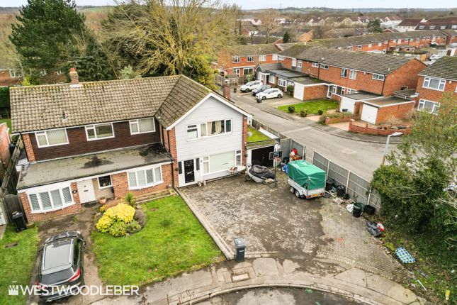 5, Priory Close, Broxbourne photo 4