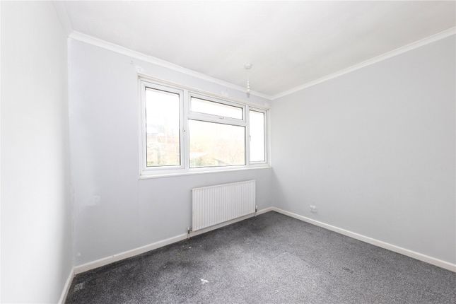 Terraced house for sale in Brendon Avenue, Luton