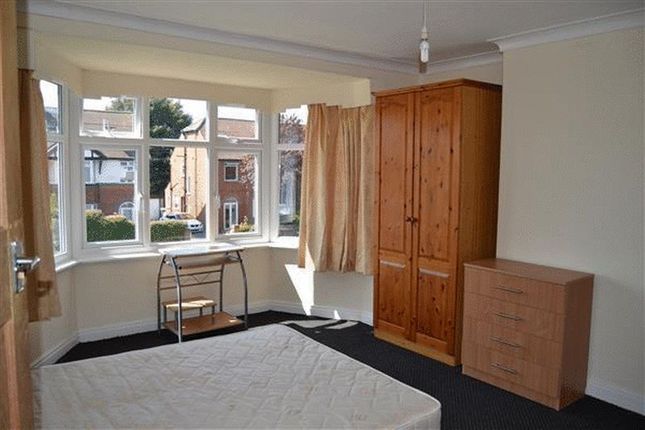 Terraced house to rent in St. Annes Road, Leeds