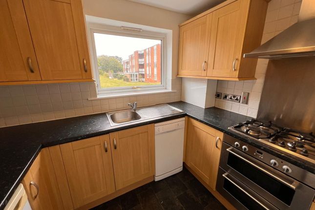 112 Chiltern Way, Northampton photo 4