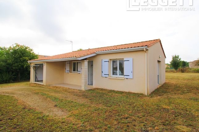 Thumbnail Villa for sale in Saint-Fraigne, Charente, Nouvelle-Aquitaine