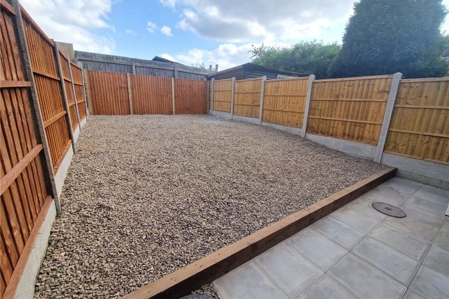 8, Bullrush Glade, Telford photo 3