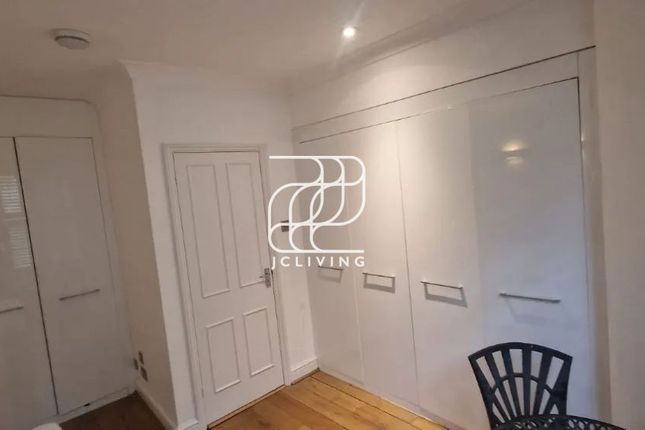 Flat to rent in Edith Road, London