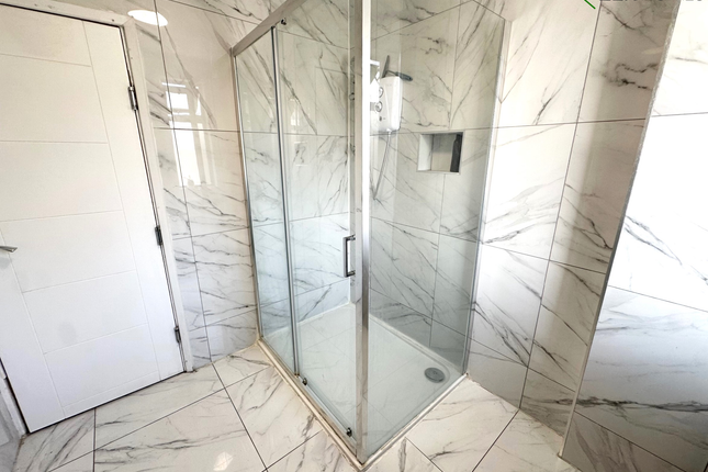 18 Carlton Terrace (Room 4), London photo 4