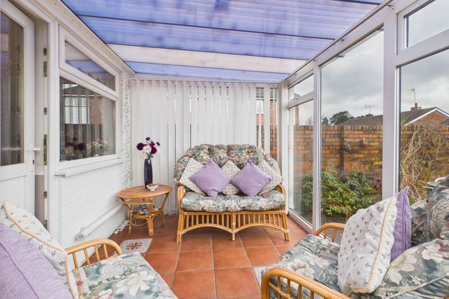 36, The Oaklands, Kidderminster photo 4