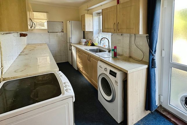 81, Beechen Drive, Bristol photo 5