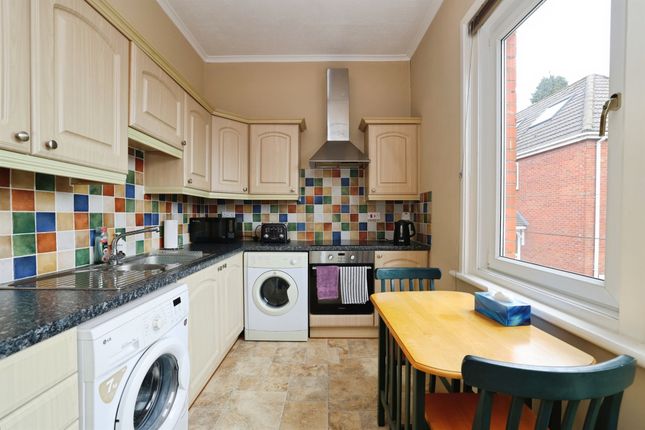 Flat 3, Stratford Mews, 185, Andover Road, Andover photo 2