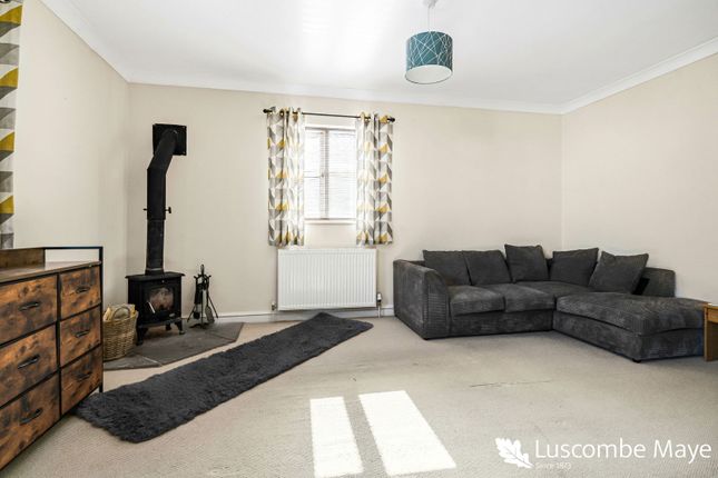6, Wotton Way, Totnes photo 3