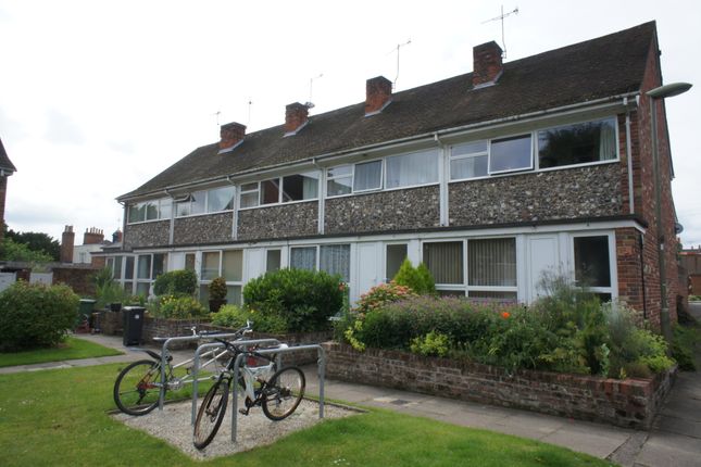 Terraced house to rent in West Street, Henley On Thames