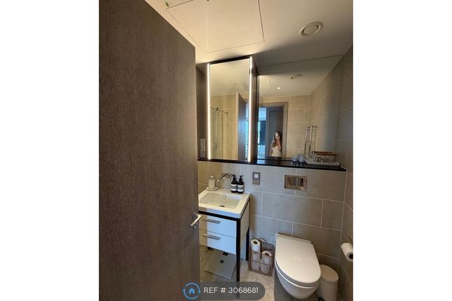 Apartment  Cummings House, Chivers Passage, London photo 4