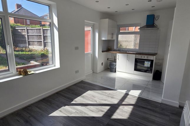 6 Highfield View Road, Chesterfield photo 3