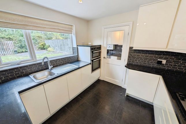 16, Bede Close, Newcastle Upon Tyne photo 3