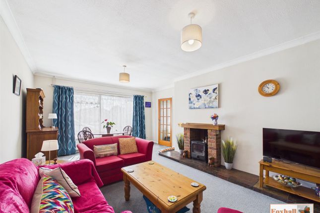 16, Coopers Close, Ipswich photo 3
