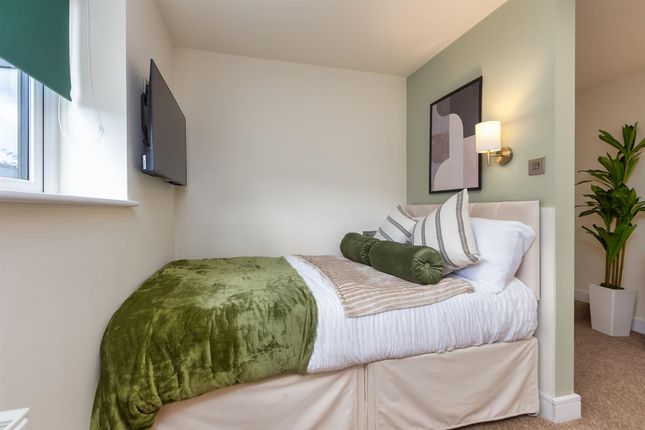Room 2, 1, Henry Street, Warrington photo 3