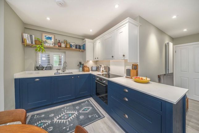 6A, Manor Drive, Surbiton photo 4