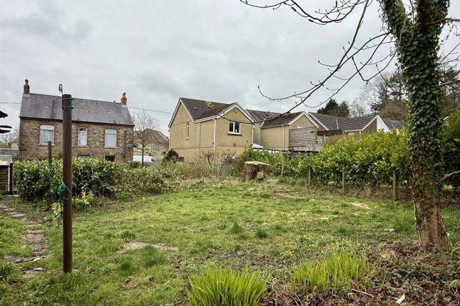 40, Heol Bryngwili, Llanelli photo 2
