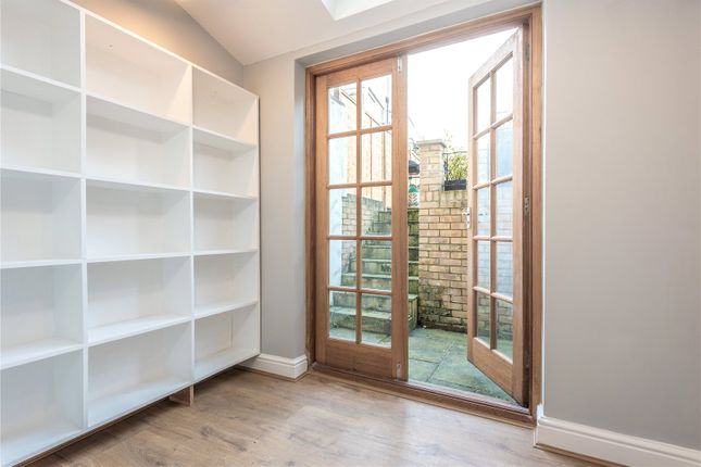Maisonette to rent in Offord Road, Barnsbury, London