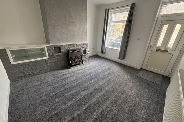 4, Alma Street, Bradford photo 2