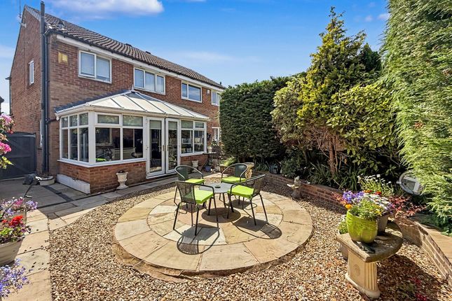 19 Honiton Grove, Manchester photo 2