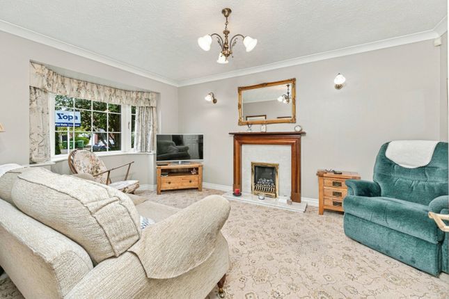 8, Sowood Court, Ossett photo 2