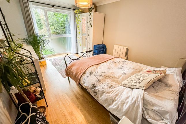 Flat for sale in Southcote Road, Reading