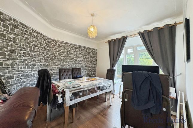 19, Windsor Crescent, Tyne and Wear photo 4