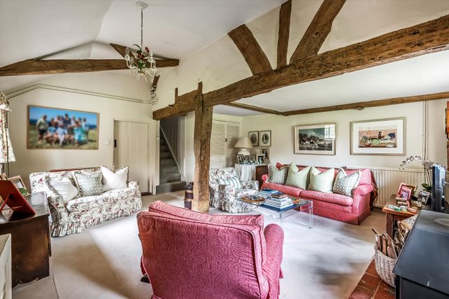 Utworth Manor, Cranleigh photo 3