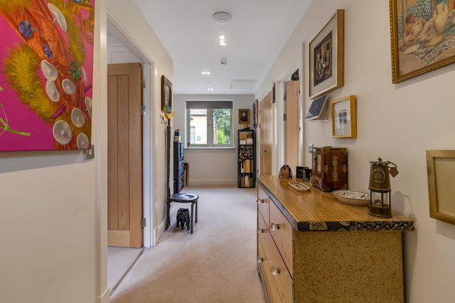 Lime Crescent, Siddington photo 2