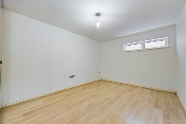 Flat to rent in The Boathouse, Mumbles Road, Mumbles, Swansea