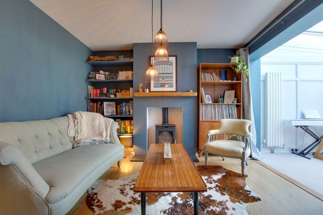 8 Callan Close, Leicester photo 2