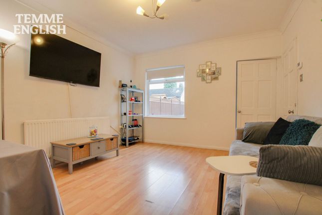 20 Salisbury Avenue, Stanford-Le-Hope photo 3