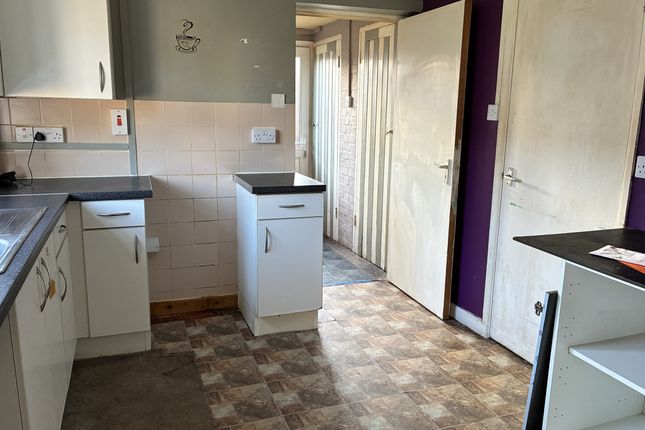 11 Curl View Crescent, Leominster photo 2