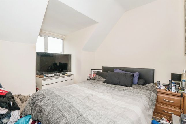 Flat for sale in Bitterne Road, Bitterne Village, Southampton