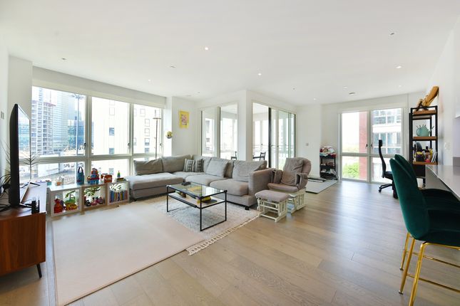 Flat for sale in Royal Captain Court, Canary Wharf