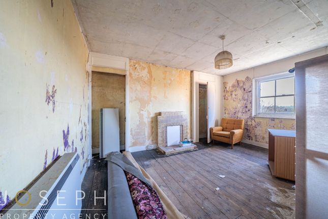 Town house for sale in Norwich Road, Ipswich