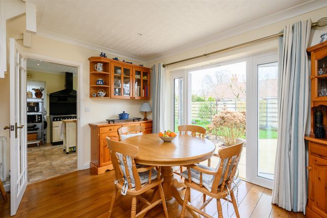 1, Greenside Close, York photo 3