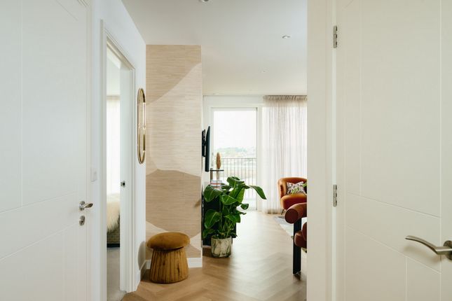 267 Lindley House, Silkstream, London photo 5
