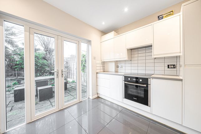 Flat for sale in North Worple Way, London