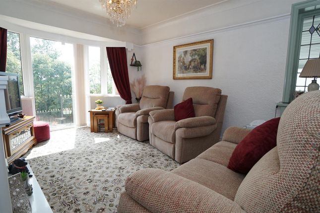 44, Lister Lane, Bradford photo 3