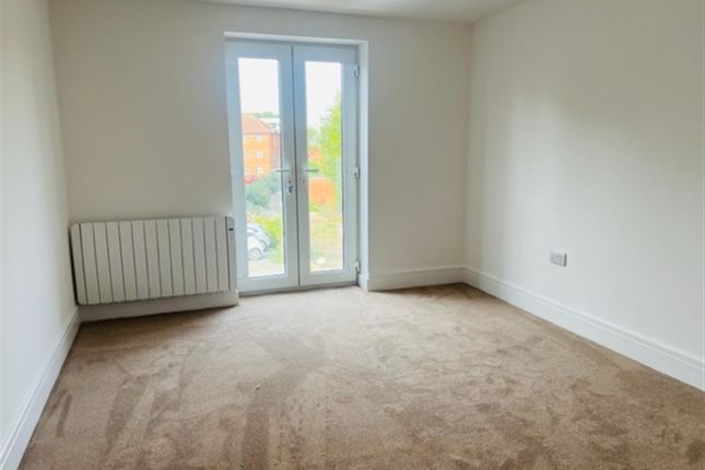 Thumbnail Flat for sale in Watergate, Grantham