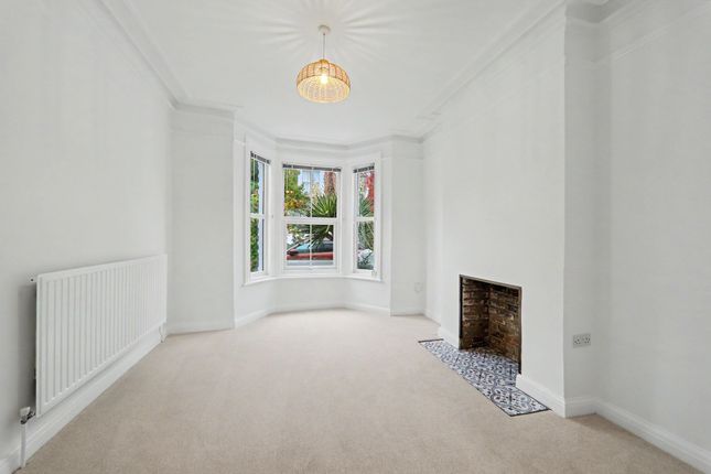 2 Hertford Road, Worthing photo 2